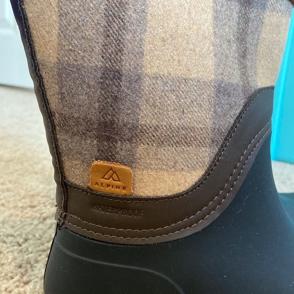 Alpine boots - Picture 2 of 5